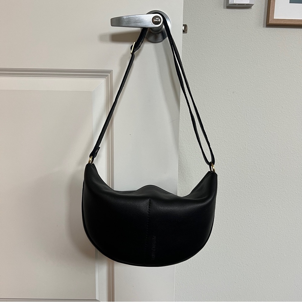 NWT Portland Leather Pebbled Black Koala Sling Bag Large